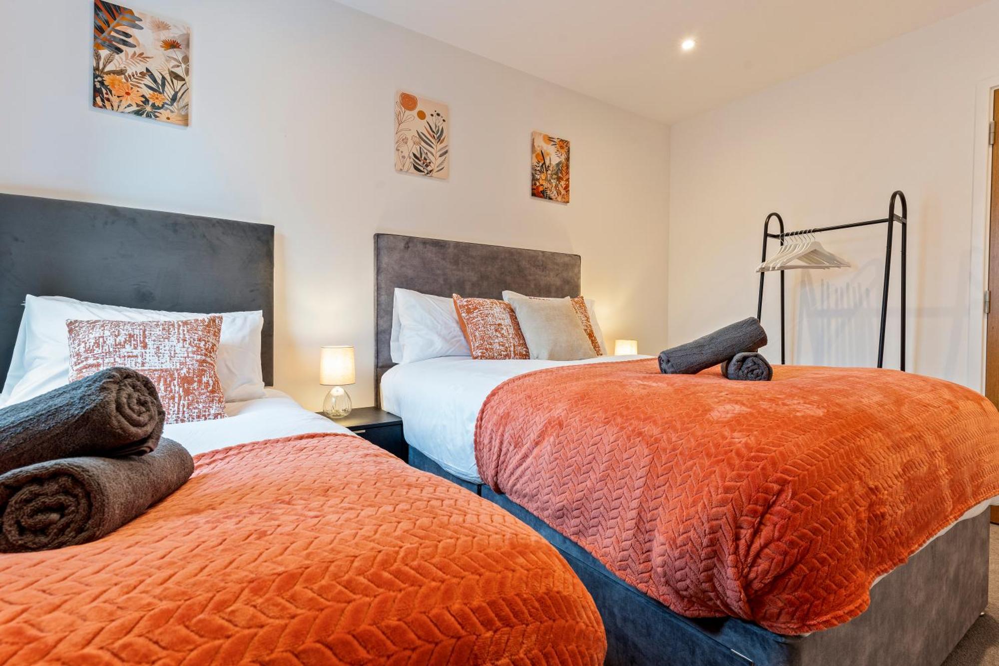 Shanti Suite - 2Bed 2Bath City Centre - Wifi - Netflix- Parking- Modern- Perfect For Family, Contractors, Leisure, Business By Shanti Nights Birmingham Extérieur photo